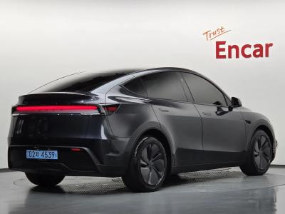 2025 Tesla Model Y