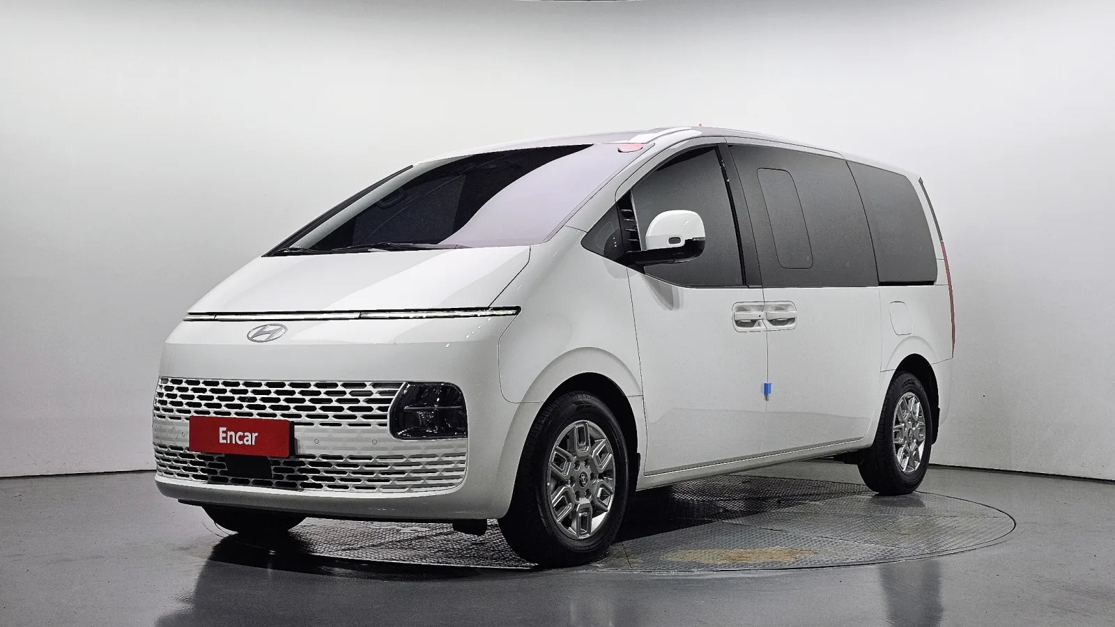 2025 Hyundai Staria