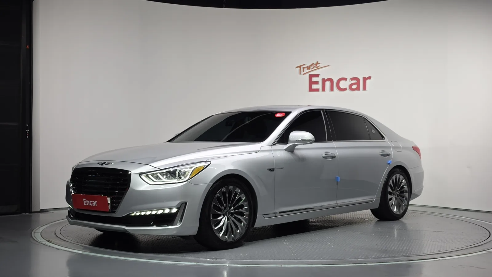 2018 Genesis EQ900