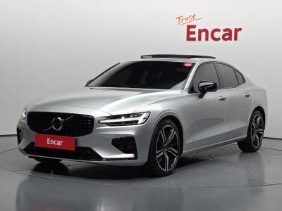 2022 Volvo S60