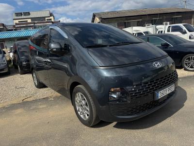 2025 Hyundai Staria
