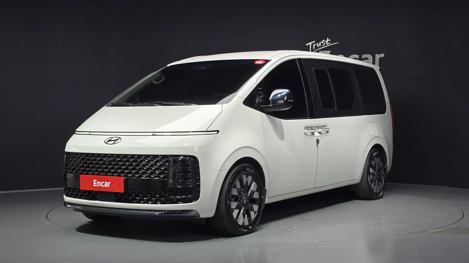2024 Hyundai Staria