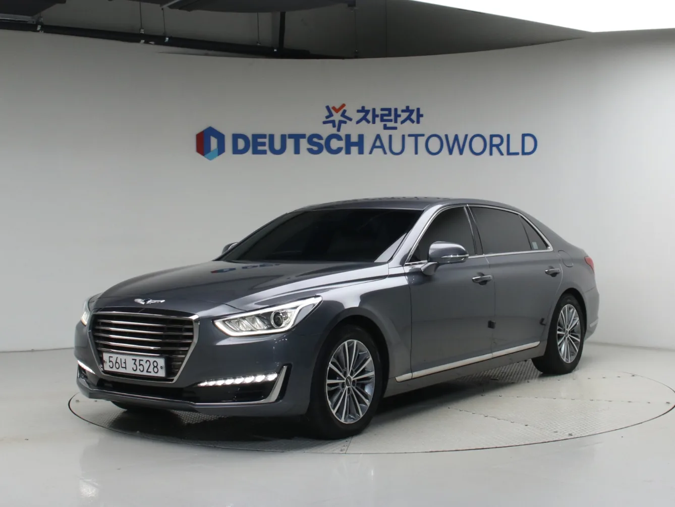 2016 Genesis EQ900