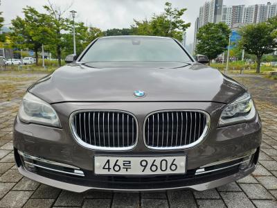 سيارة BMW الفئة 7 طراز 2013