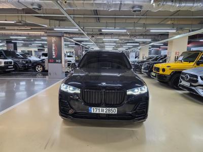 2022 BMW X7