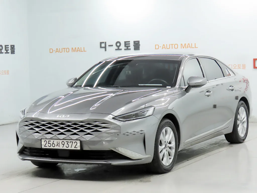 2022 Kia K8
