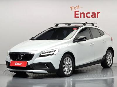 2018 Volvo V40