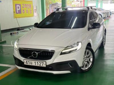 2018 Volvo V40