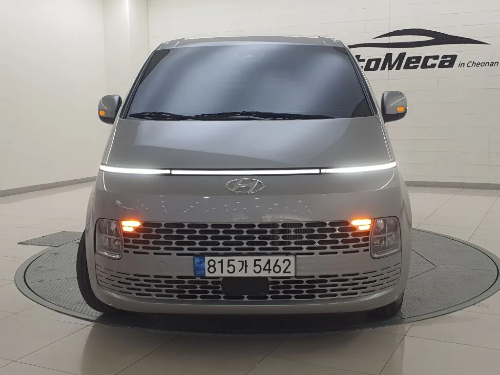 2023 Hyundai Staria