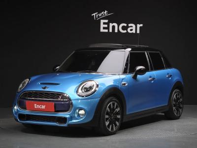 2018 MINI Cooper
