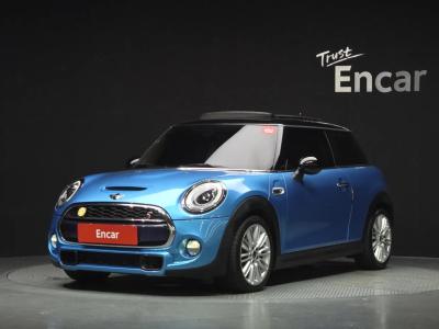 2017 MINI Cooper