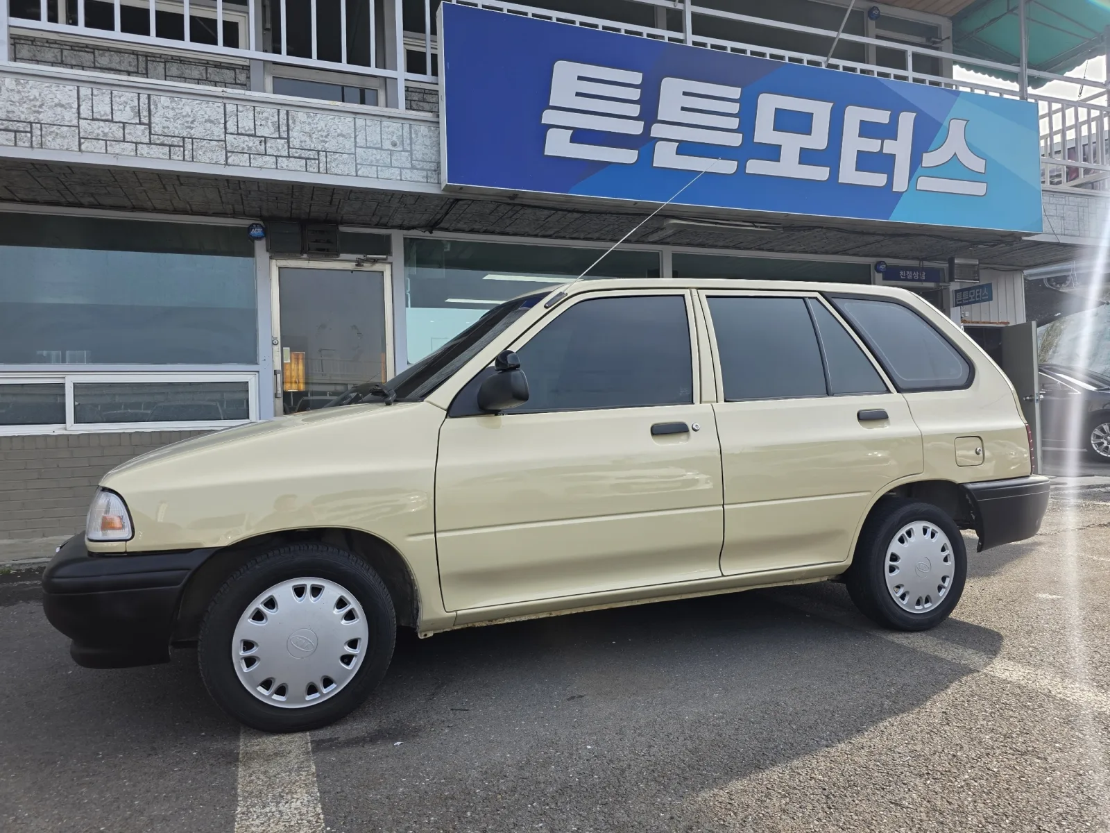 1998 Kia pride