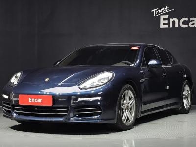 2015 Porsche Panamera