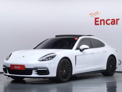 2017 Porsche Panamera