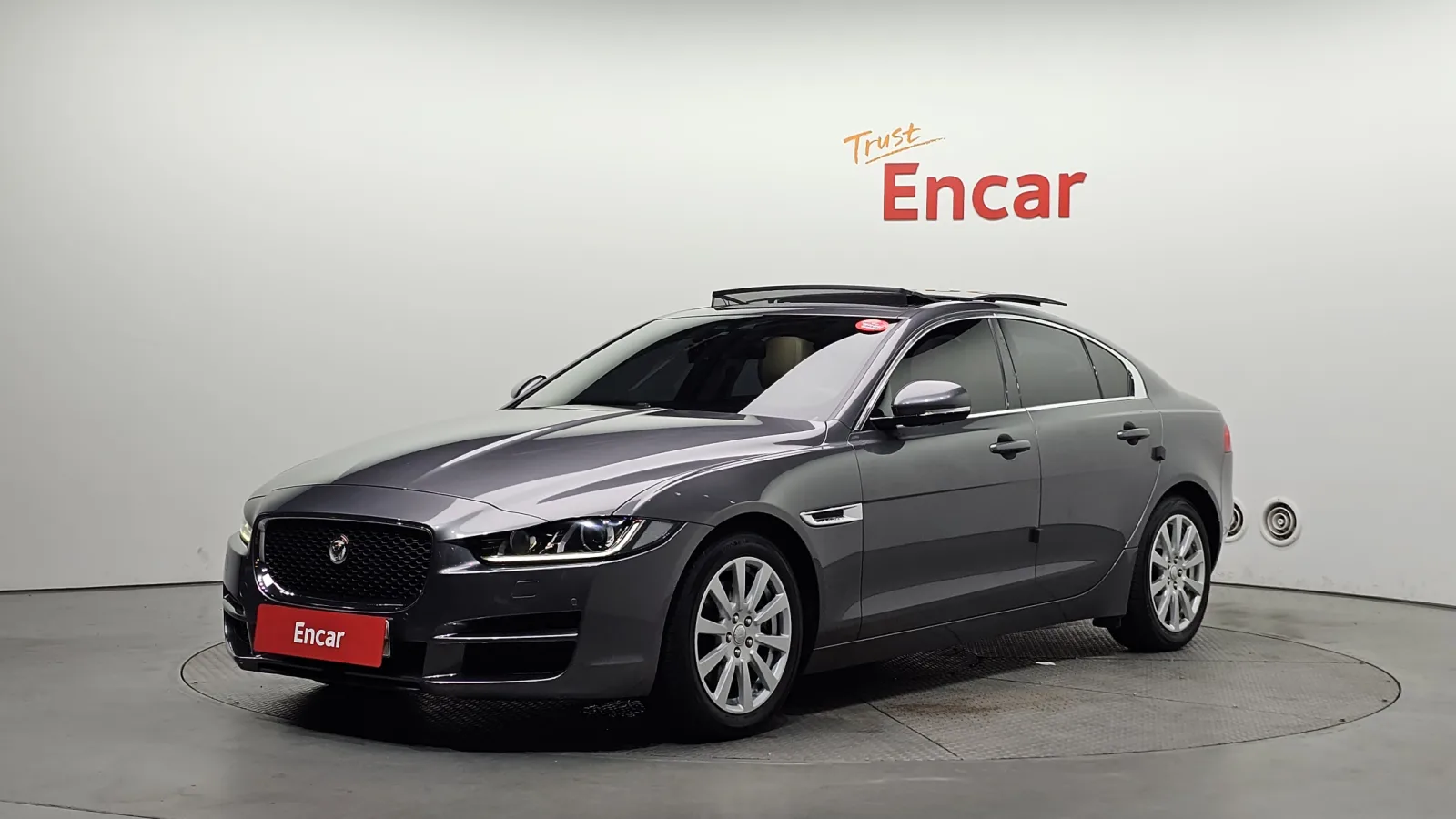 2016 Jaguar XE