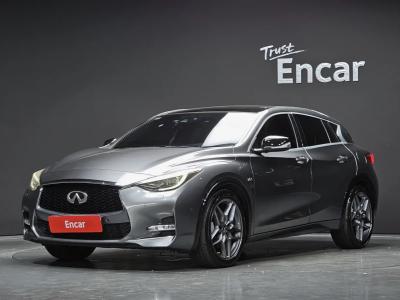 2017 Infiniti Q30