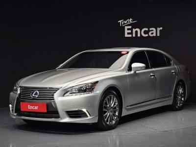 2014 Lexus LS
