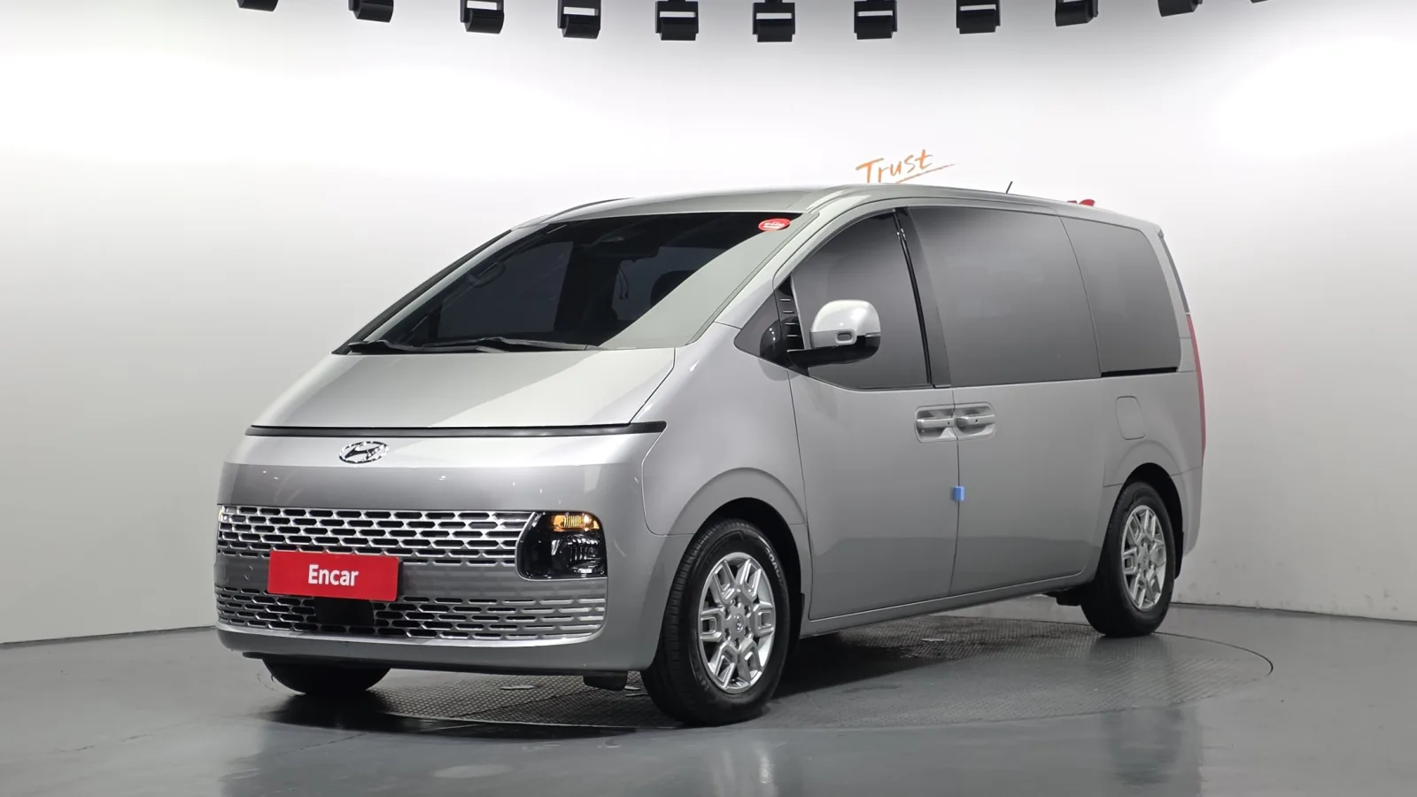 2022 Hyundai Staria