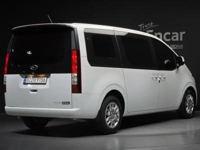 2023 Hyundai Staria
