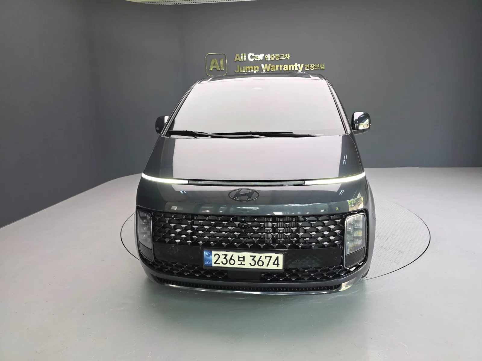 2025 Hyundai Staria