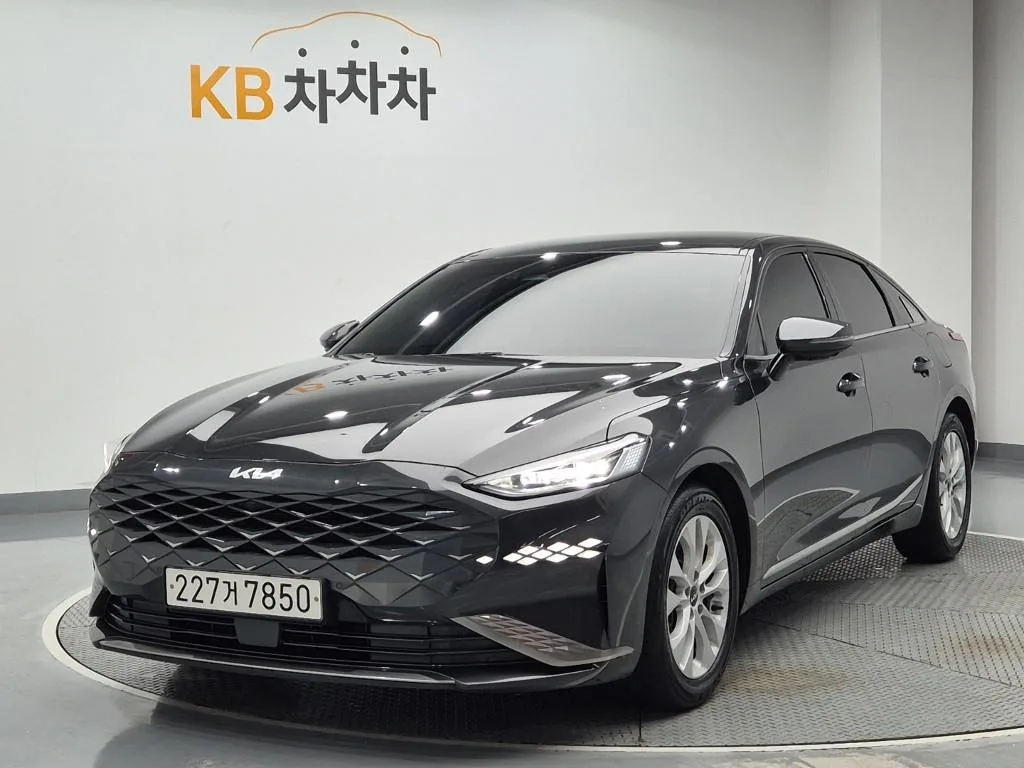2022 Kia K8