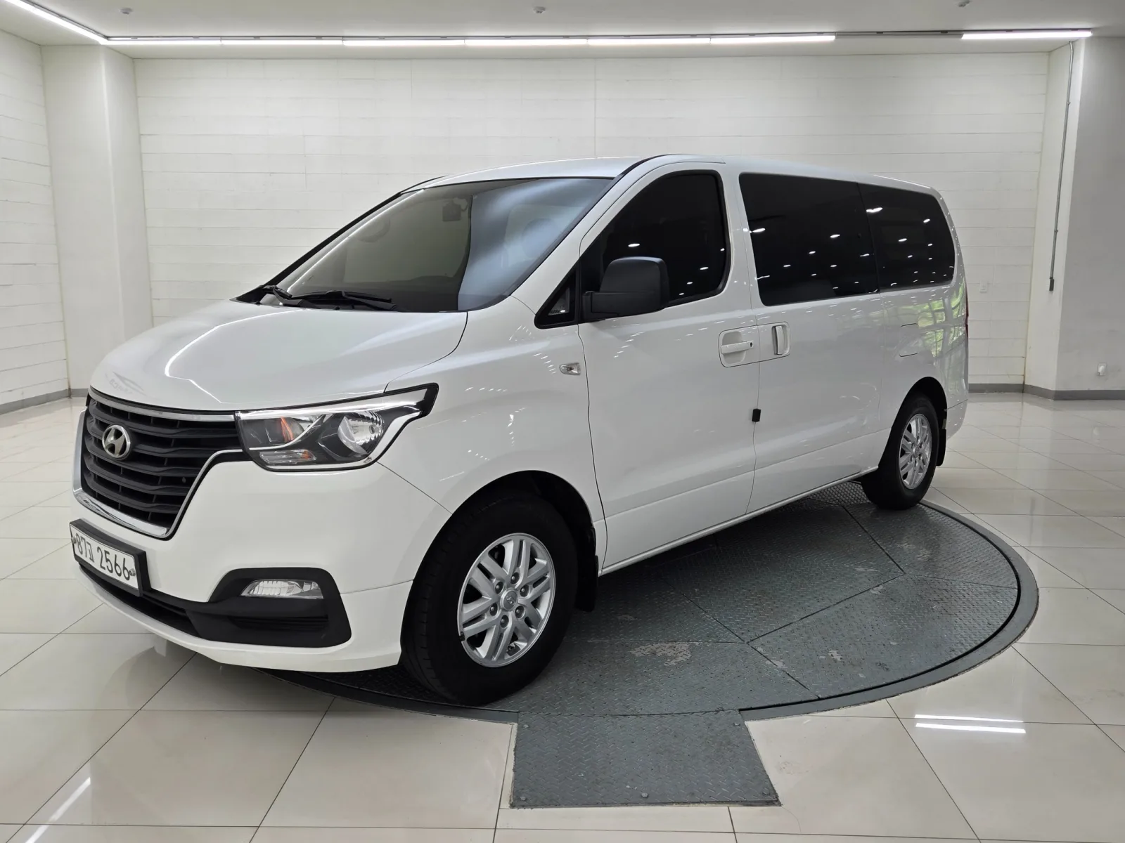2020 Hyundai Starex