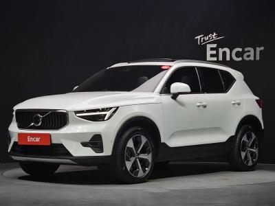 2025 Volvo XC40