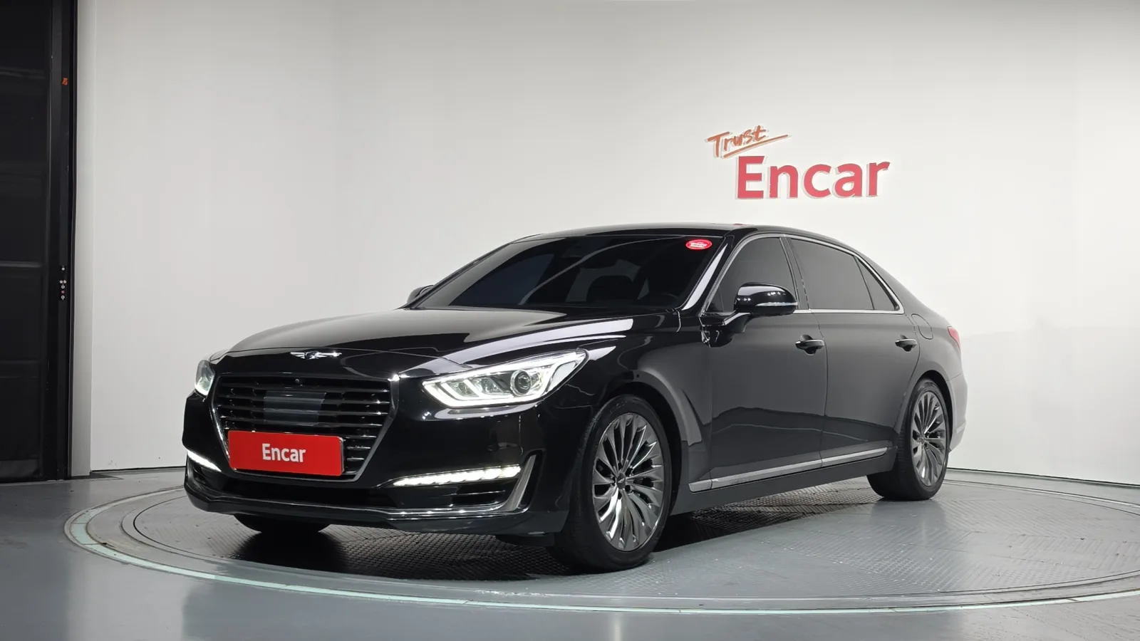 2018 Genesis EQ900