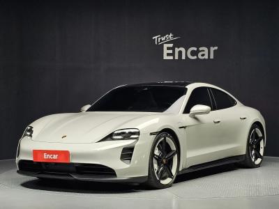 2023 Porsche Taycan