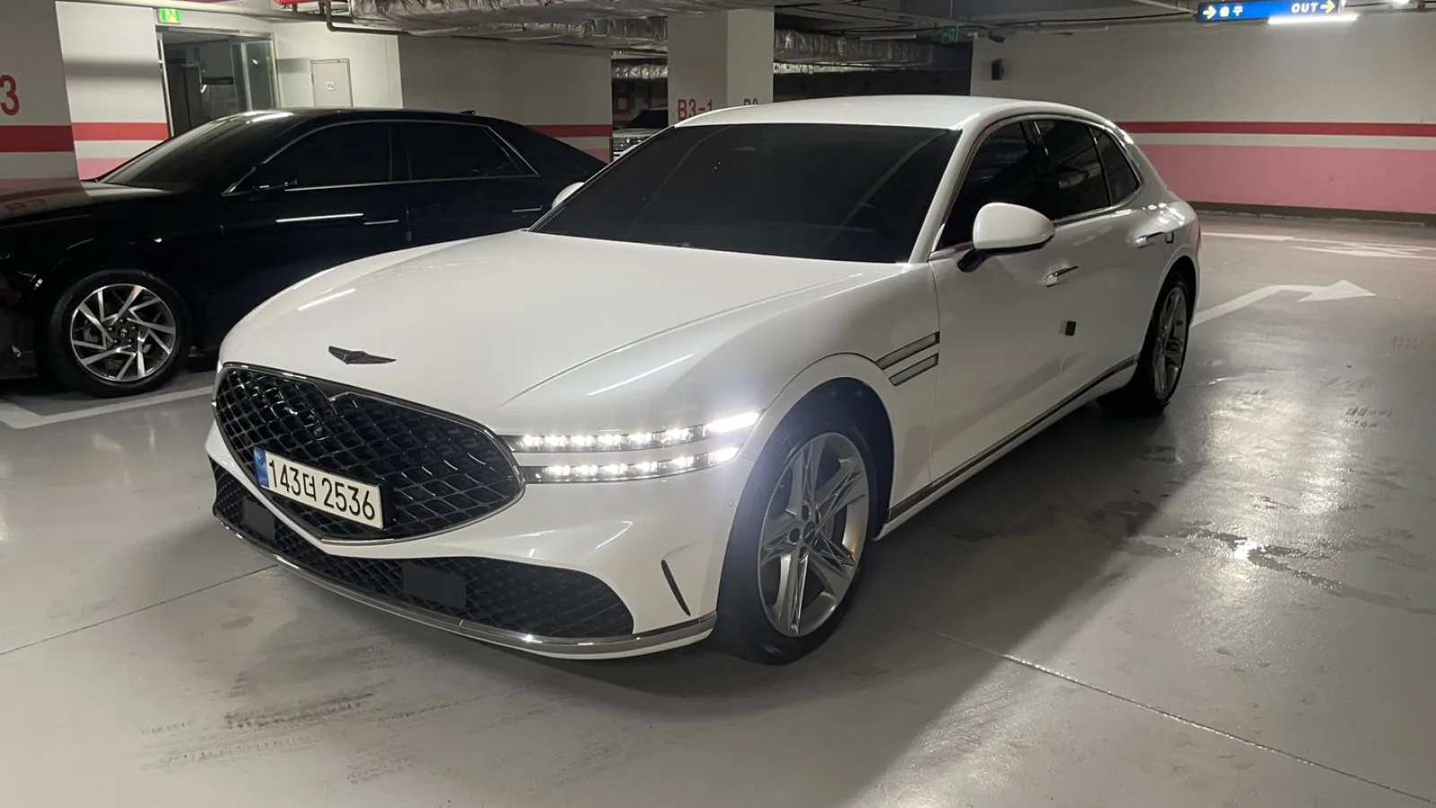 2022 Genesis G90