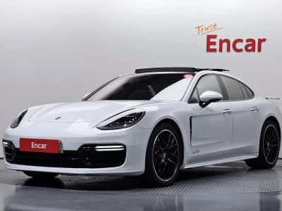 2020 Porsche Panamera