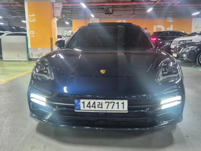 2023 Porsche Panamera