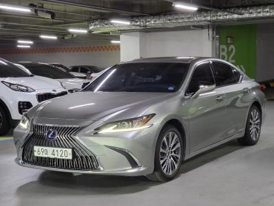 2019 Lexus ES