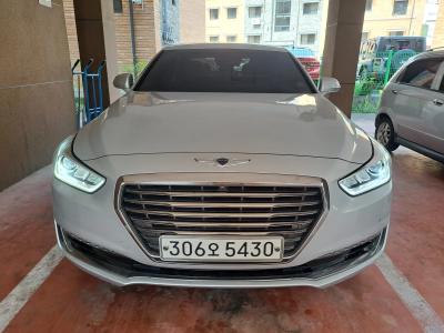2016 Genesis EQ900