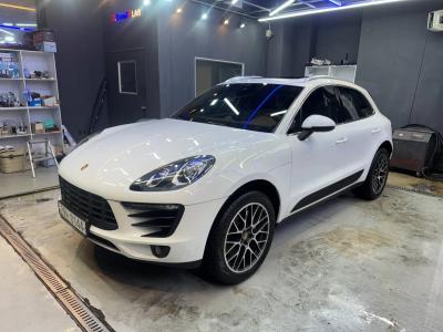 2017 Porsche Macan