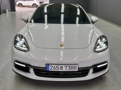 2018 Porsche Panamera