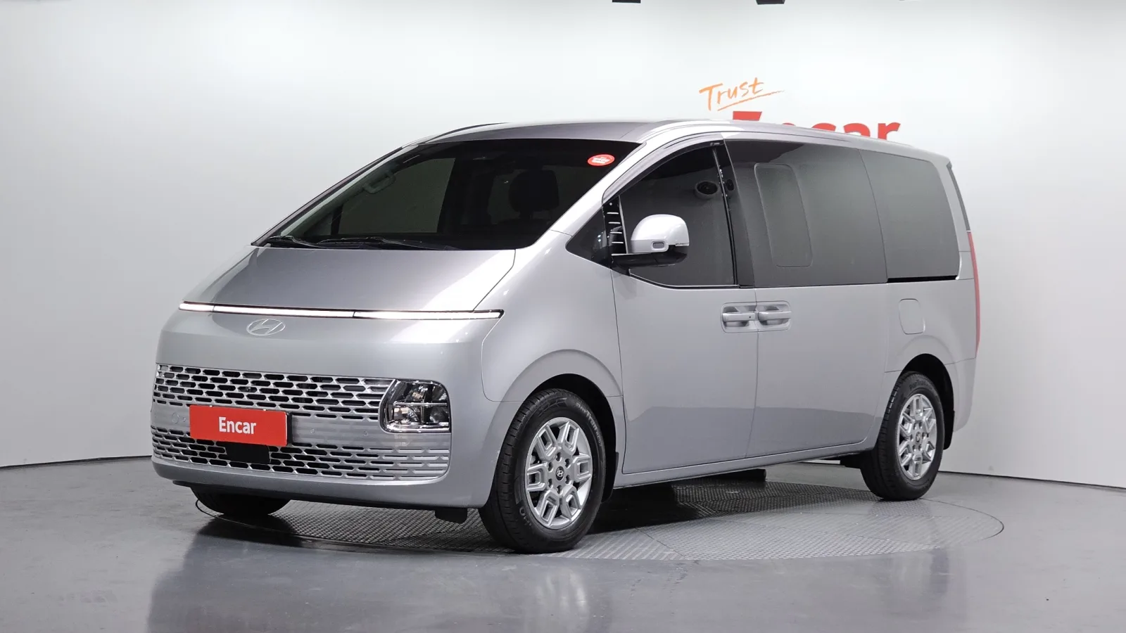 2025 Hyundai Staria