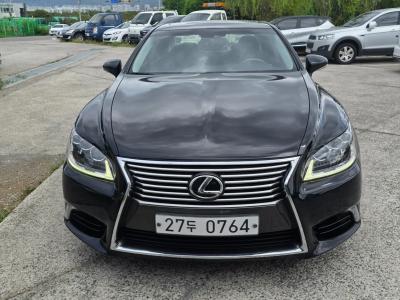 2015 Lexus LS
