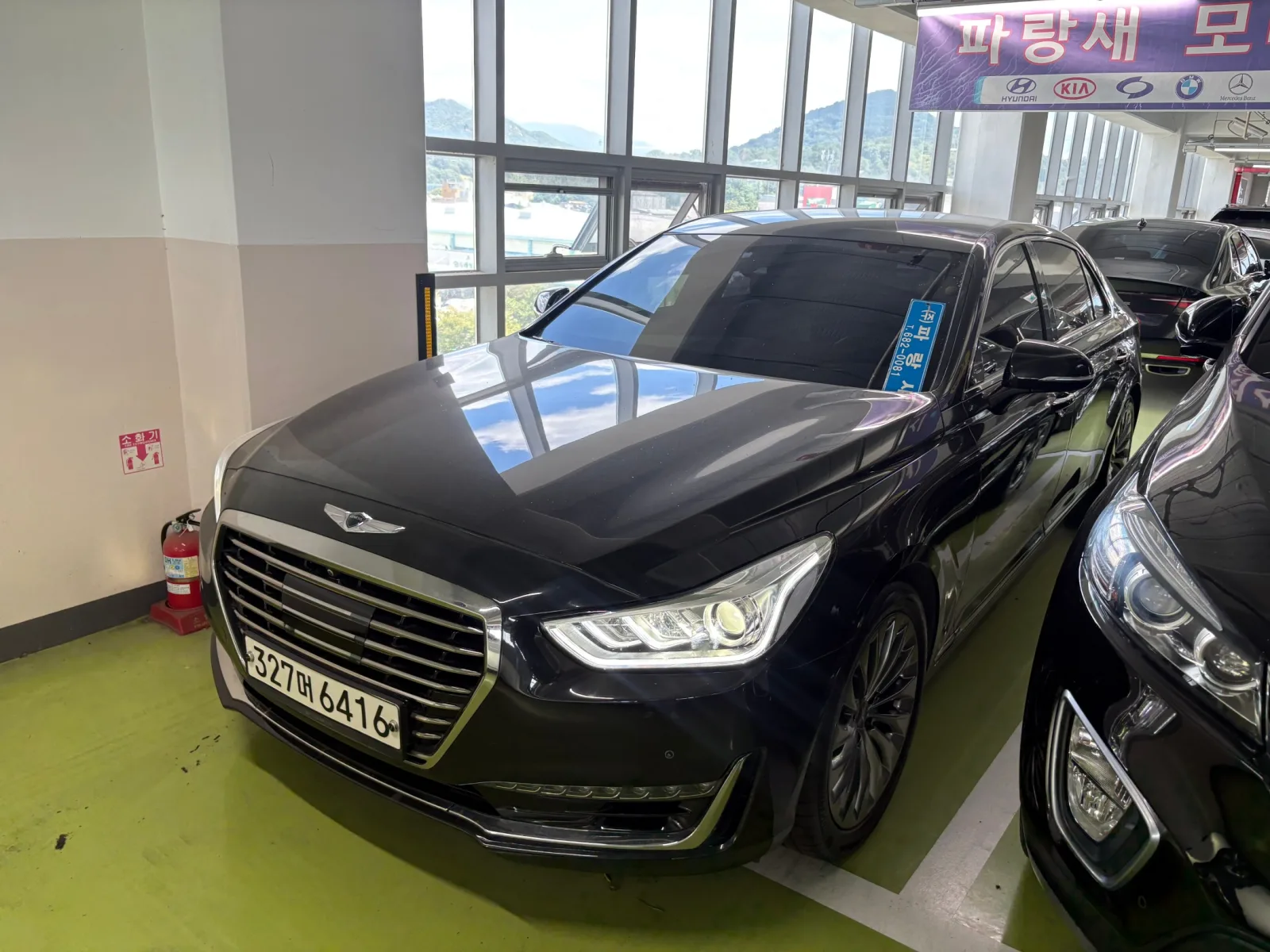 2018 Genesis EQ900