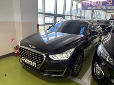 2018 Genesis EQ900