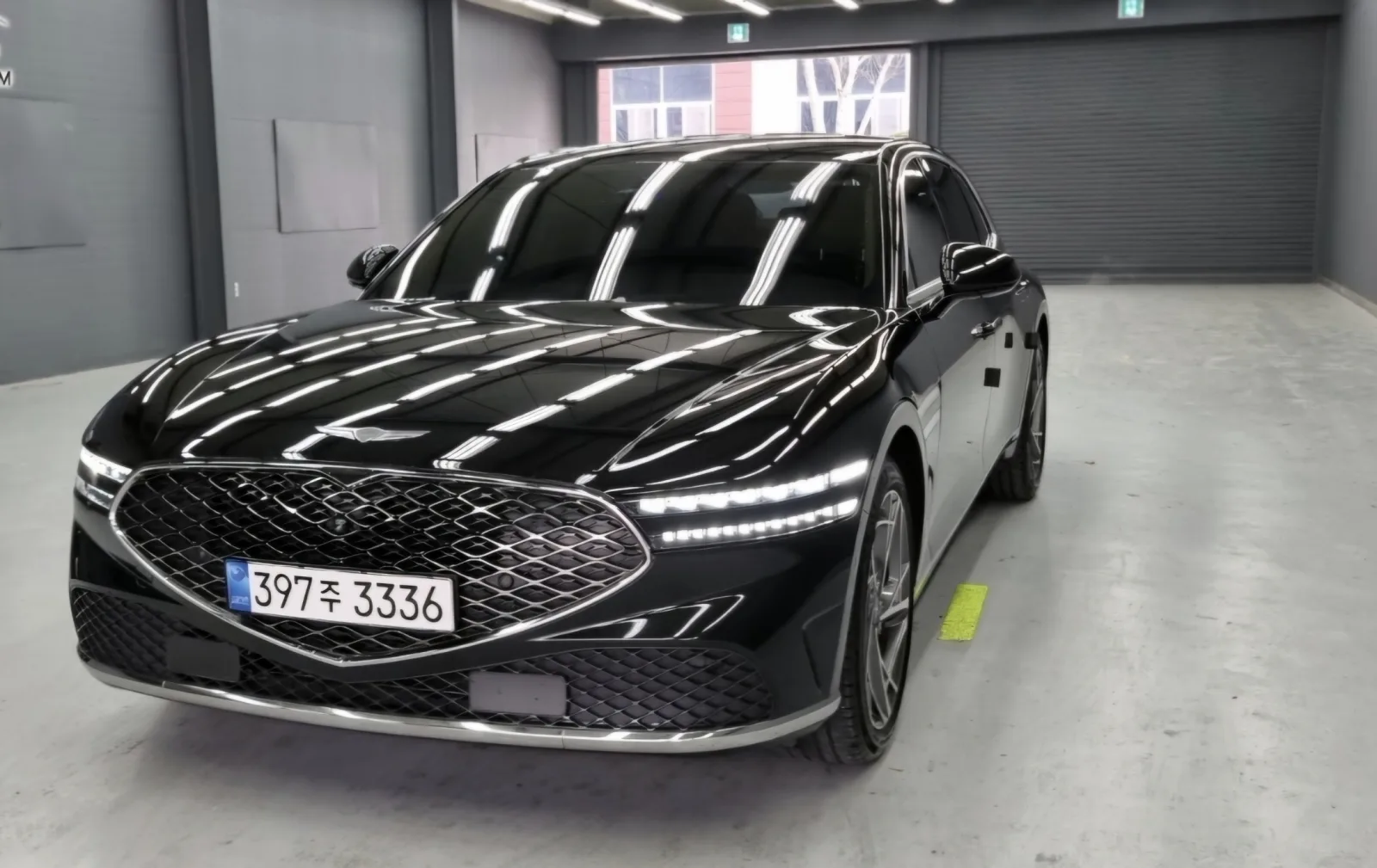 2022 Genesis G90