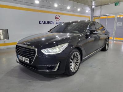 2018 Genesis EQ900