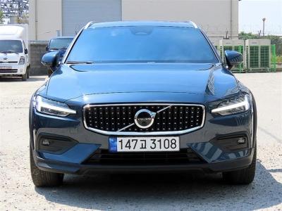 2023 Volvo V60
