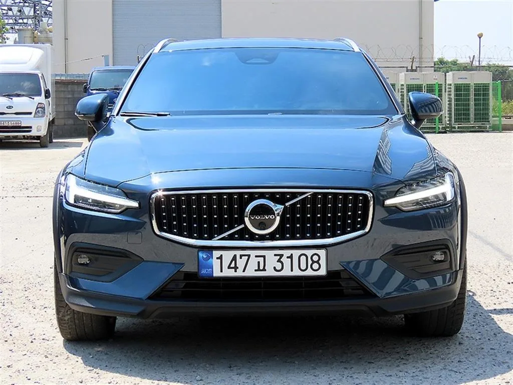 2023 Volvo V60