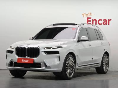2023 BMW X7