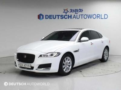 2017 Jaguar XF
