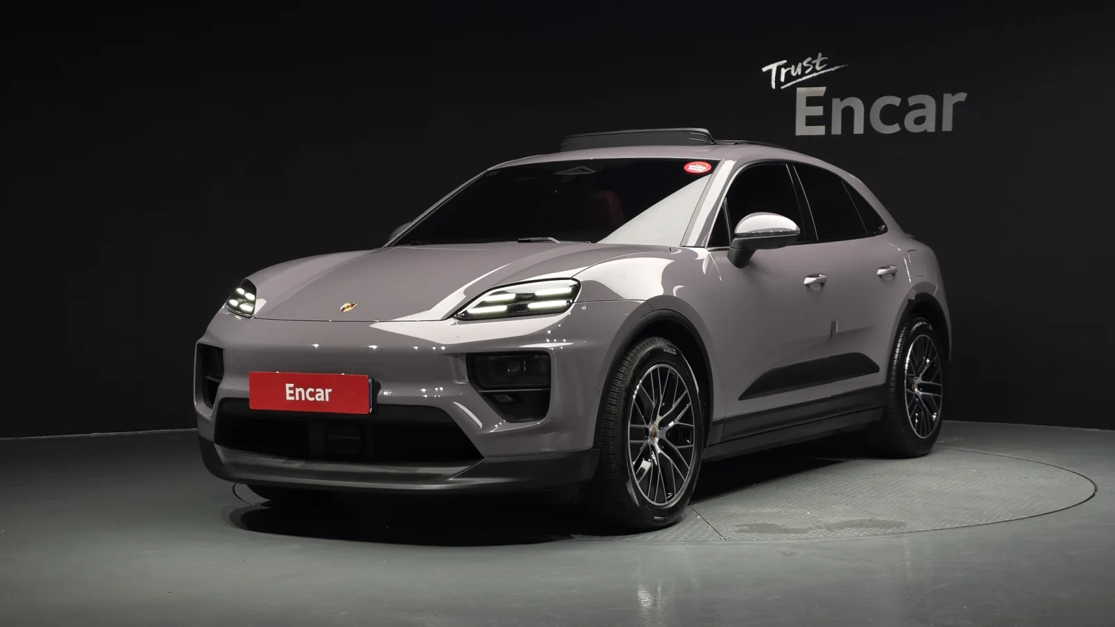 2025 Porsche Macan