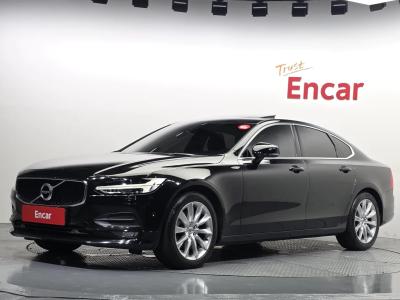 2017 Volvo S90