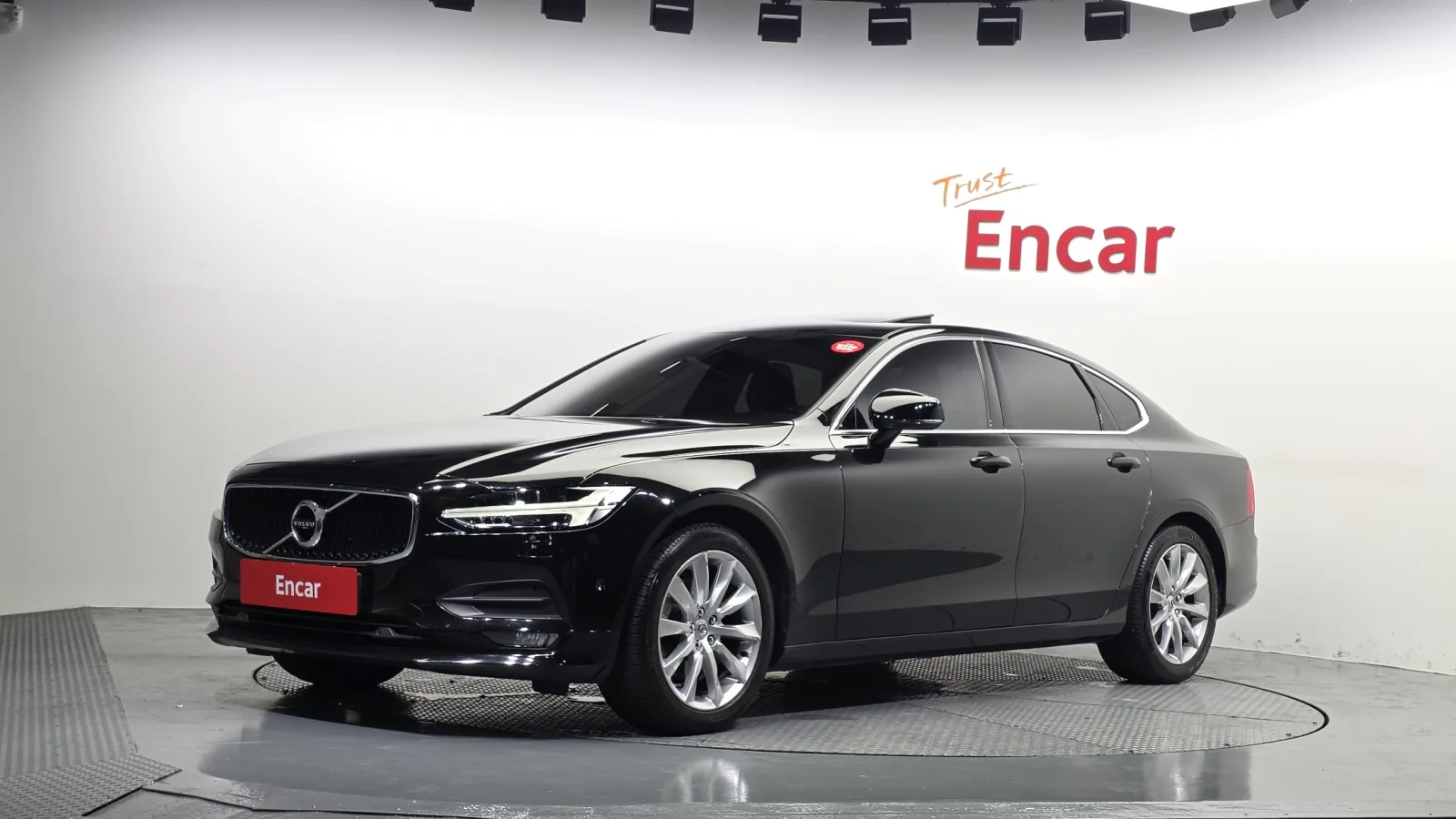 2017 Volvo S90