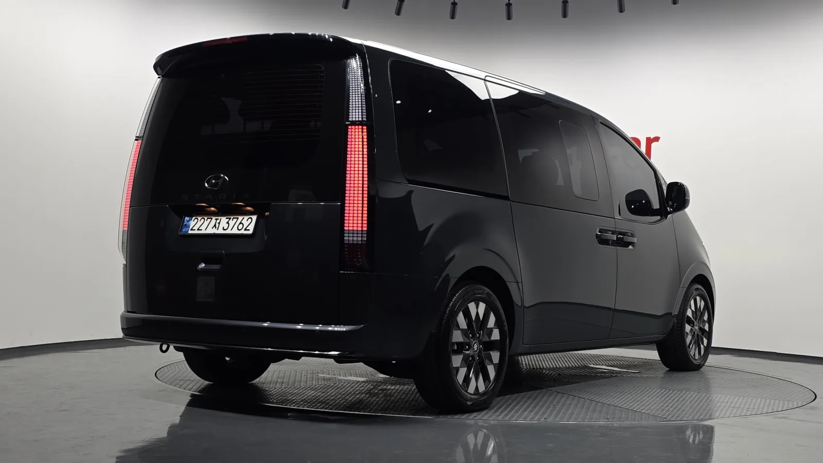 2023 Hyundai Staria